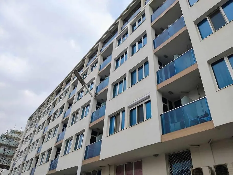Azure Box Apartment Sofie