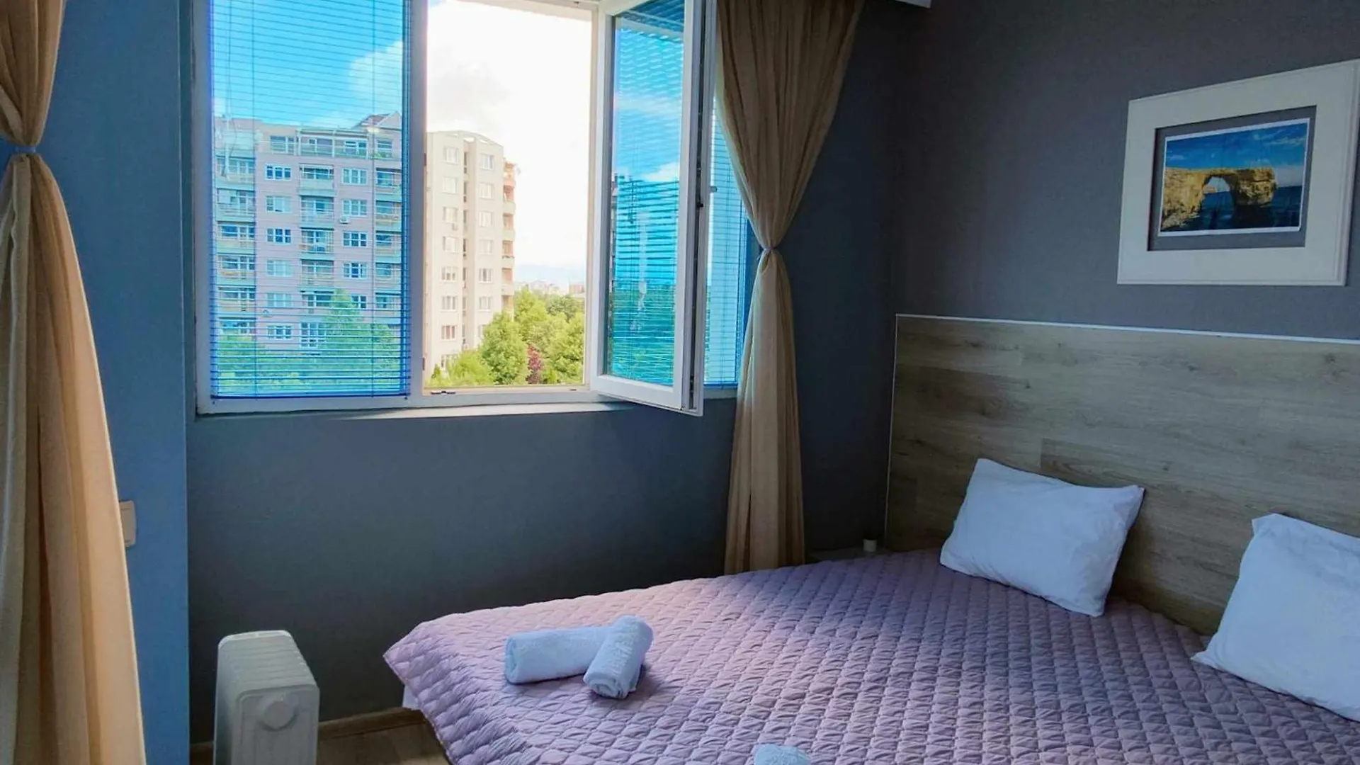 Azure Box Apartment Sofie